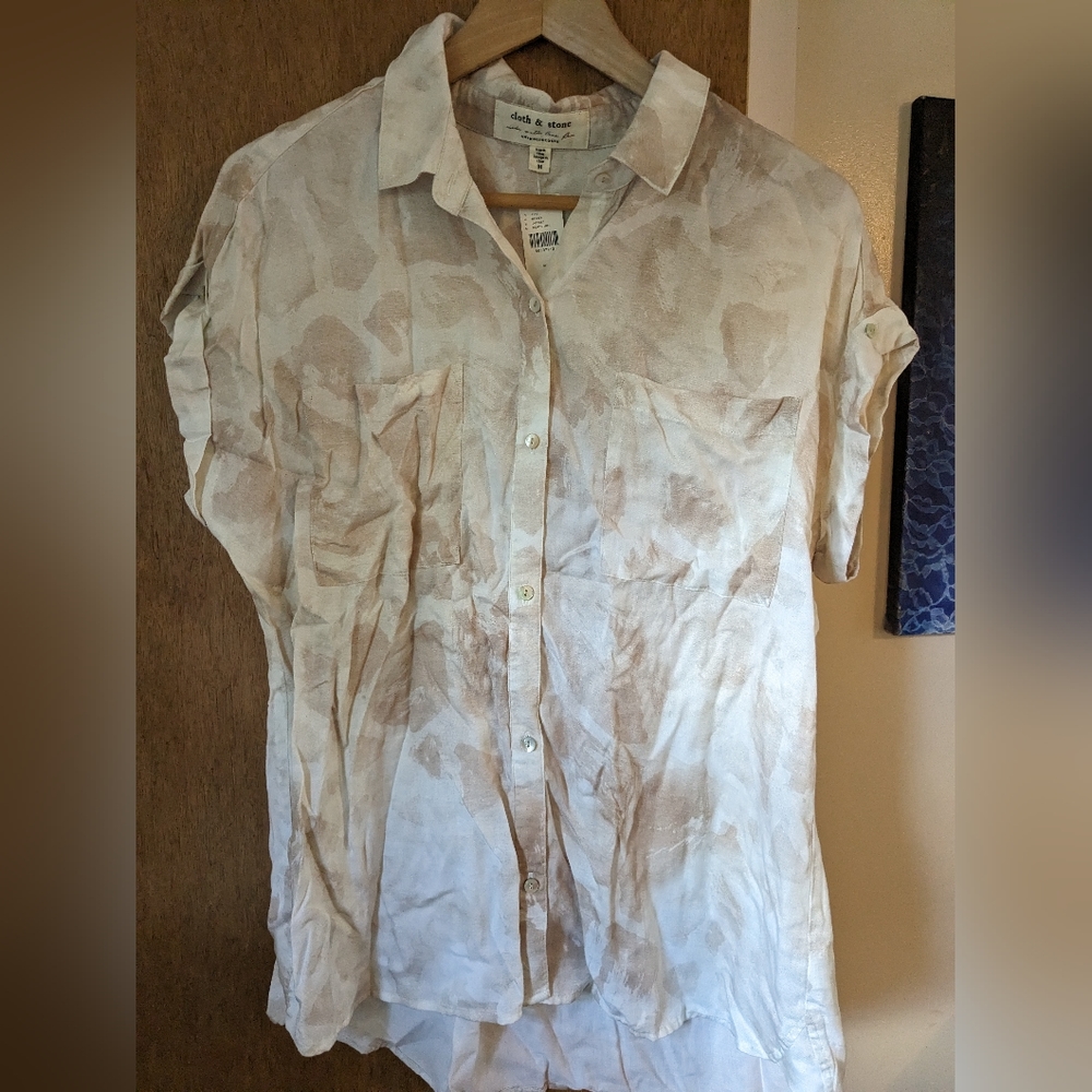 Cloth and Stone button up short sleeve shirt - medium